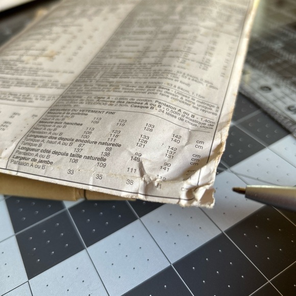 McCall's 3658 Camelot King Arthur Costume Sewing Pattern UNCUT Large-XL Men’s - Picture 6 of 9